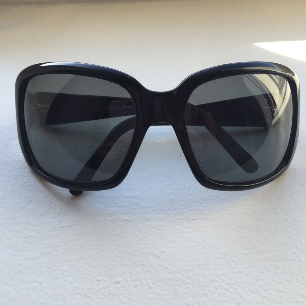 kate spade Black Frame Dark Gray Lens Oversized Sunglasses